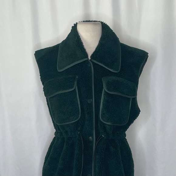 By ANTHROPOLOGIE Cozy Cinched Faux Shearling Vest Green Fleece Outdoors X-Small - Picture 4 of 15